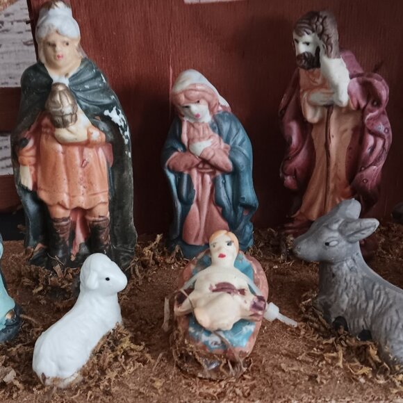 Vintage 10 Piece Nativity Set - Picture 2 of 6
